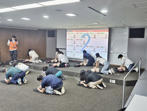 26일 어린이 이용시설 종사자 대상 응급상황 행동요령 등 교육 진행 모습