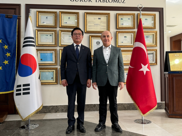 튀르키예 뷰첵메제시 문화예술축제 참석-하산아쿤 뷰첵메제시장 접견