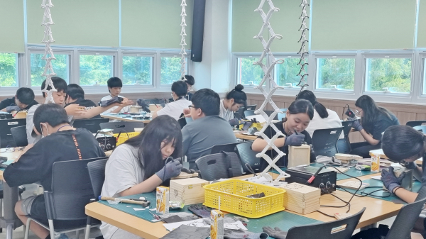 아산발명상상이룸공작소 초·중등 발명캠프 운영 모습