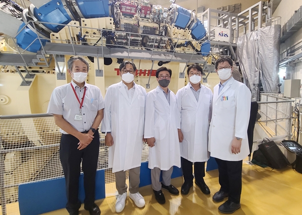 일본 중입자 치료기