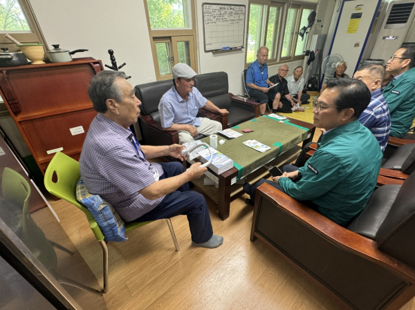 김석필부시장 무더위쉼터 현장점검 모습