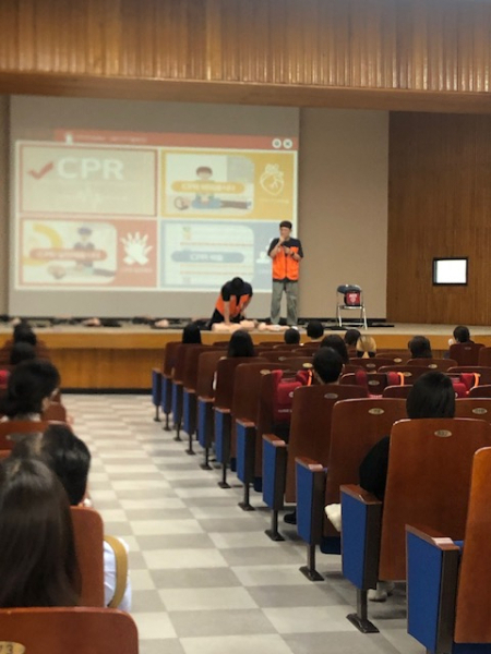 대전동·서부교육지원청, 학원장 대상 심폐소생술 교육 진행 모습