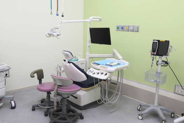 전신마취 치료가 가능한 권역장애인구강진료센터 전용 치료실