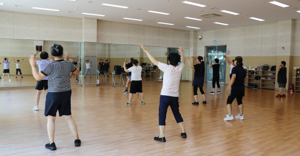 건강댄스 진행 모습