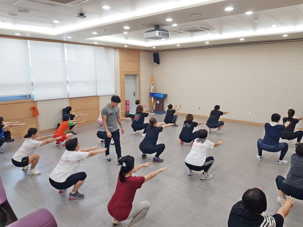 ‘갱년기 뱃살, 물럿거라!’프로그램 운영 모습