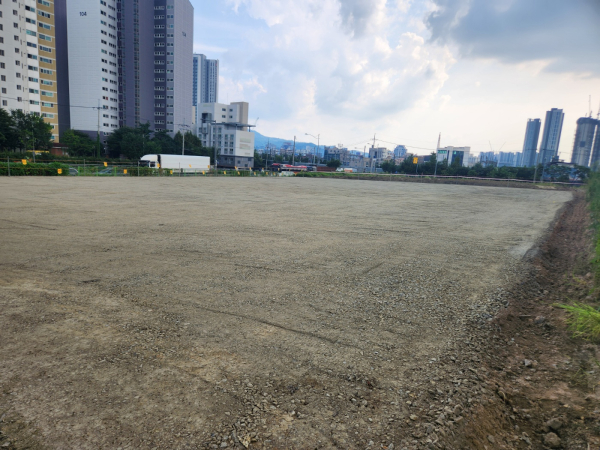 주차장 조성 완료 모습