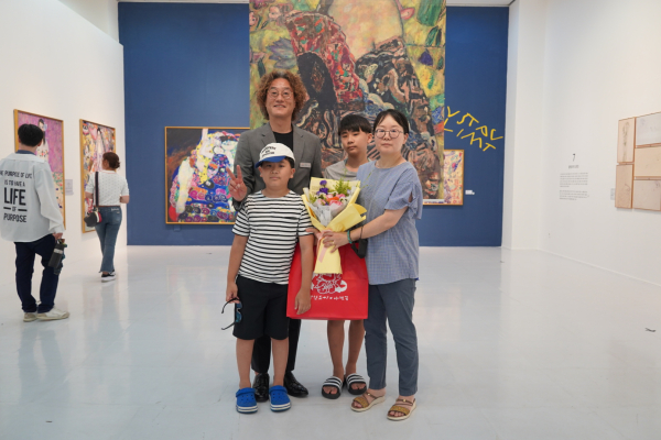 2만 번째 주인공 오지영 씨와 김지광 대표이사