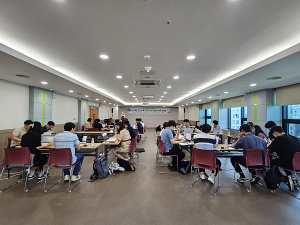 「고등학교 수학 창의적 문항 학습자료집」 개발·보급