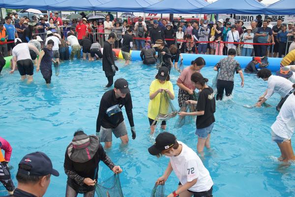 지난해 8월 26일부터 27일까지 열린 삼길포우럭축제 모습