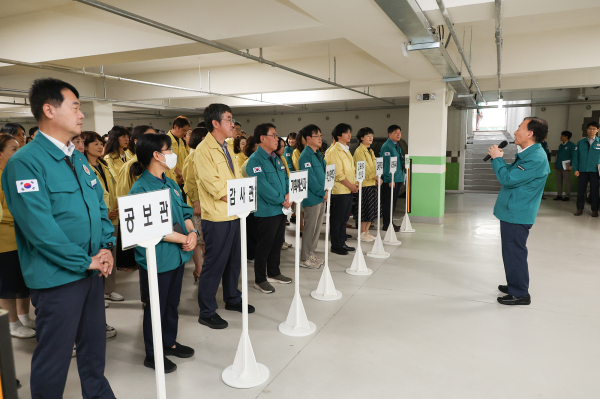 을지연습과 연계한 공습대비 민방위훈련 진행 모습