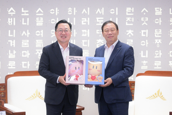 (왼쪽부터) 이장우 대전시장과 최민호 세종시장 모습