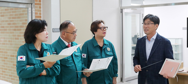 서산시의회 조동식 의장·가선숙 의원·이경화 의원, 동부건강생활지원센터 건립 현장 방문 모습