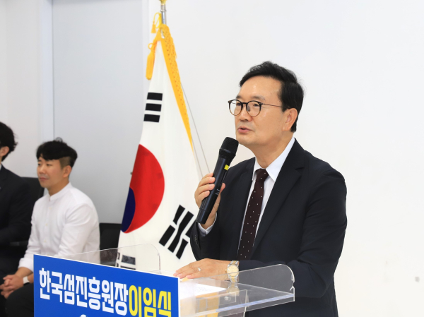이임사 하는 오동호 초대원장