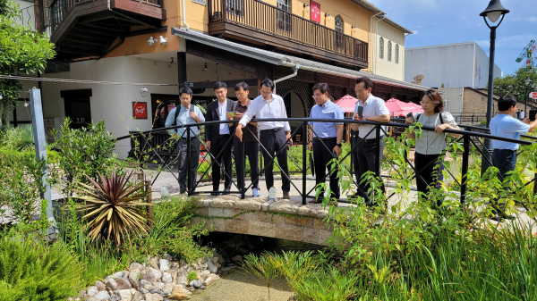 고베시 모자이크 건물 방문