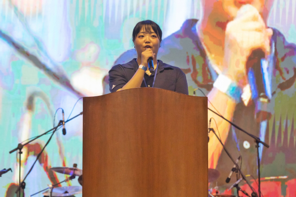 인사말하는  총학생회장 모습