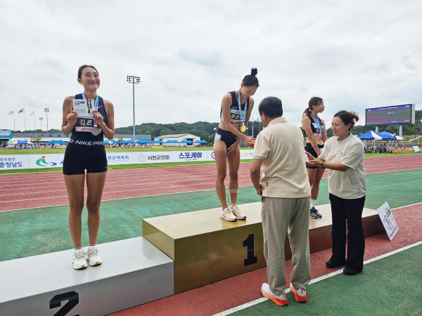 청양군청 육상팀 제35회 전국실업단대항육상경기 대회 수상 (높이뛰기 금 장선영)