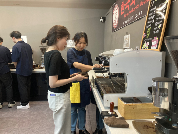 에스프레소샷 추출장면