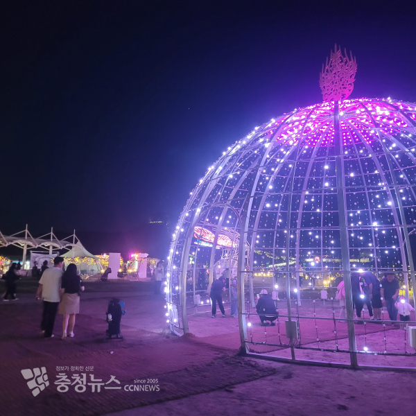 공주 백제문화제 미르섬 축제장 모습