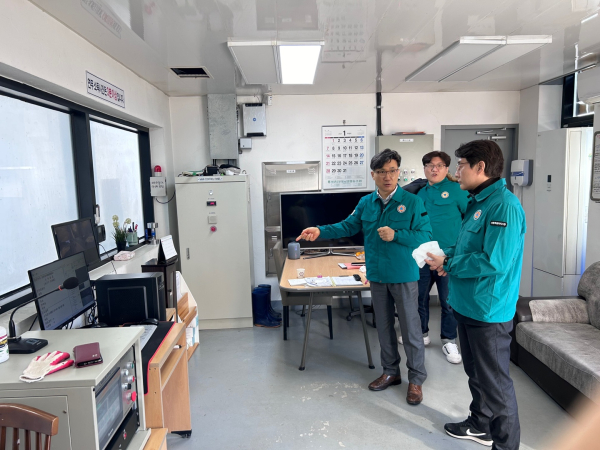 16일 정경용 보건환경연구원장이 축산차량 거점소독시설(전의·소정)을 방문해 가축전염병 방역현장 상황 점검