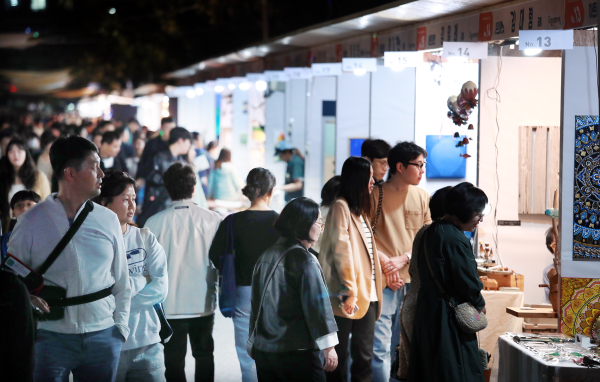 지난 2023 대전서구 아트페스티벌 2일차 아트 마켓 사진(밤)