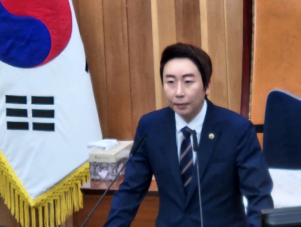 개회사 하는 임채성 세종시의회 의장