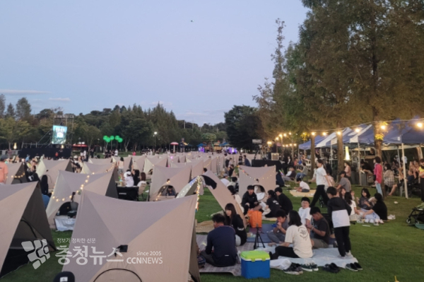 지난달 논산시민가족공원에서 열린 피크닉데이 행사 모습 /조홍기 기자