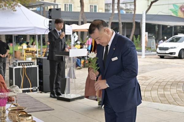 '제4회 순국선열 호국영령 합동위령대재' 거행 (최 시장 헌화. 분향 모습)