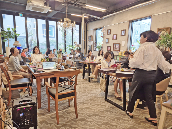 ‘친구사랑 3운동’ 책쓰기 교사 연수 진행 모습