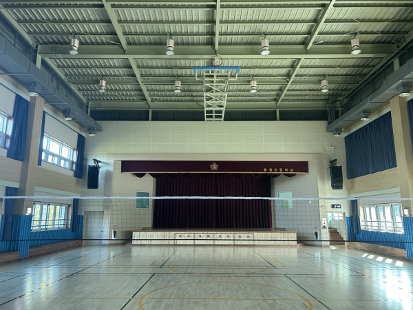 동명초등학교의 다목적강당 증축공사 완공 (내부모습)