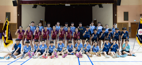 정산 탁구부 지정기부금 목표달성 기념촬영