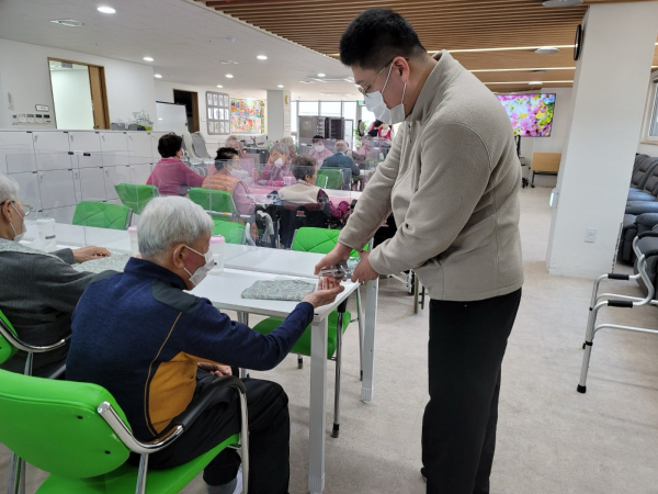 2024년 장애인일자리 사업에 참여하고 있는 모습 (급식지원)