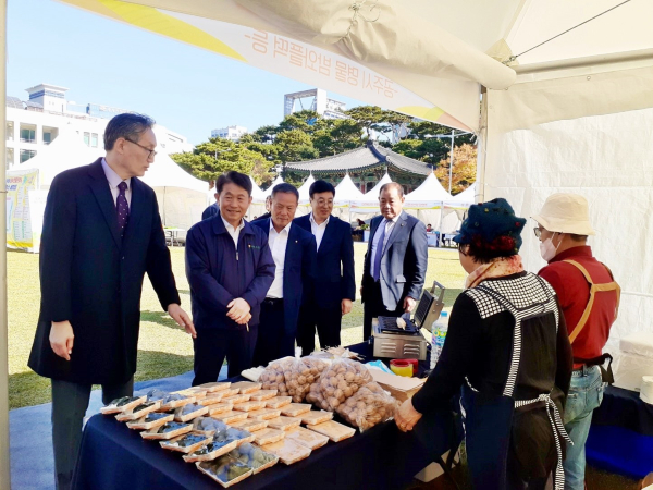 「도농상생 농특산물한마당」에서 쌀 소비촉진 행사