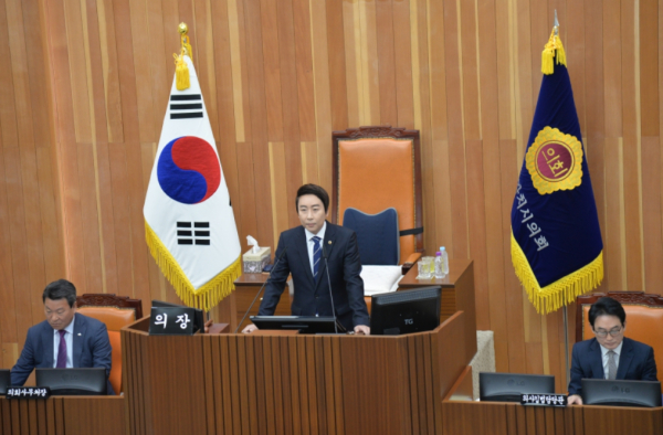 개회사 하는 임채성 세종시의회 의장