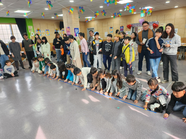 지난 9일 지역 주민과 함께하는 ‘초미니 어울림픽’ 놀이축제 진행 기념사진