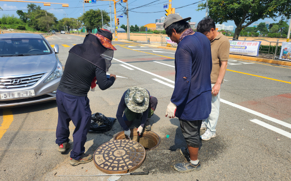 지난 10월부터 11월까지 진행된 불량맨홀 전수조사 모습
