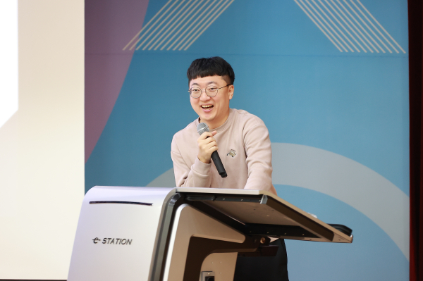 충주시청 홍보담당관 김선태(별칭:충주맨) 주무관 초청 강의 모습