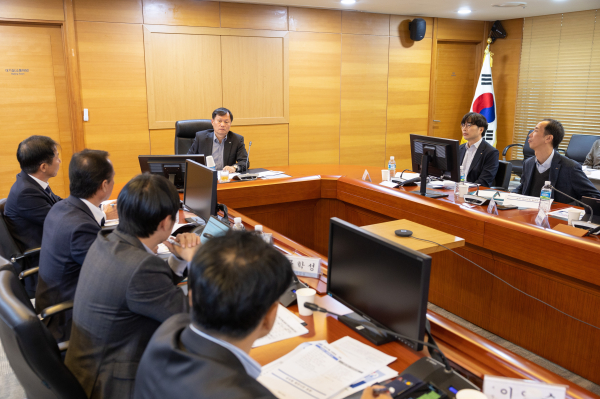 지난 26일 충남 태안 본사에서 해외사업부서와 해외법인, 해외사무소가 참여하는 ‘글로벌 콘퍼런스’ 진행 모습