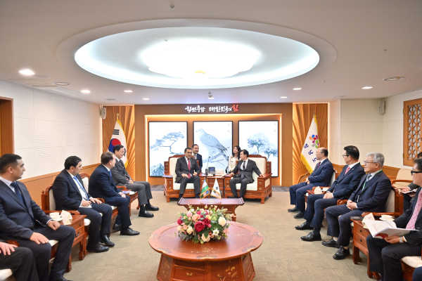 페르가나주지사 접견