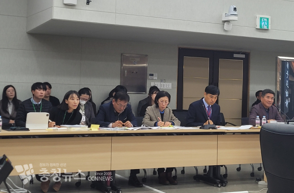 논산청소년청년재단 임승택 대표이사 및 팀장들