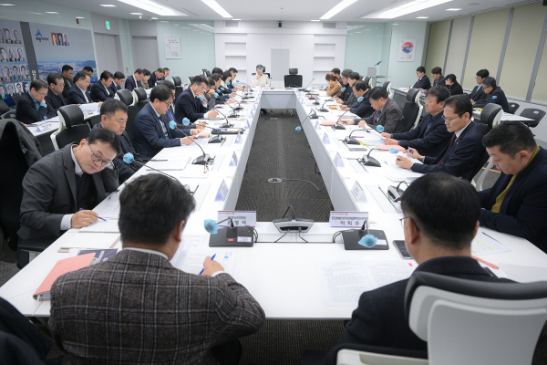 3일, 12월 확대간부회의 주재하는 최민호 시장