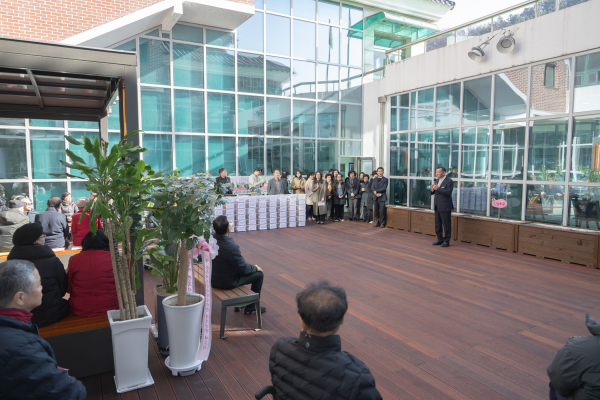 공주시종합사회복지관 ‘행복정원’ 개소식에서 최원철 시장 축사 모습