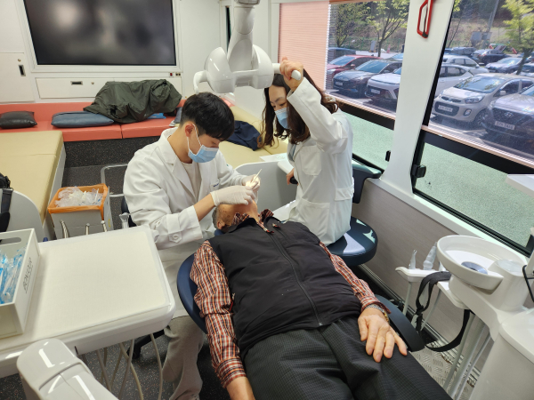 구강검진 모습