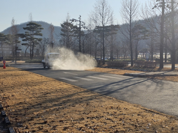 예산황새공원 방역소독 모습