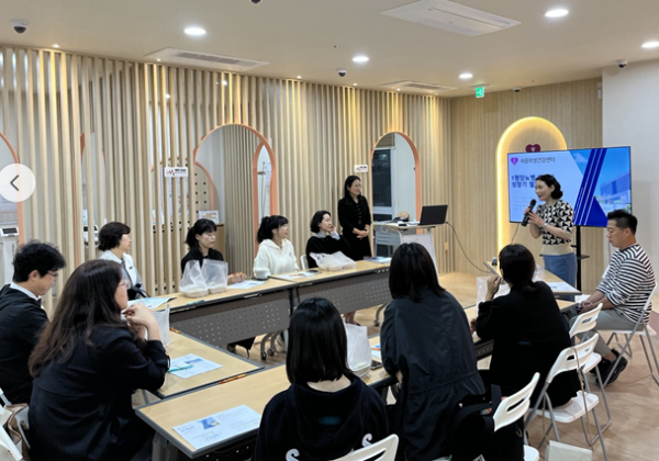 세종학생건강센터에서 제1형 당뇨학생 학부모 자조모임이 열리고 있다.