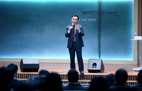 성균관대 배상훈 교수가 ‘백석대 제5회 GE 콘퍼런스’에서 특강을 진행하고 있다.