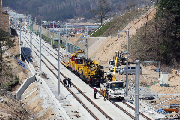 2017년 둔내역 관내 전차선(원주-강릉)