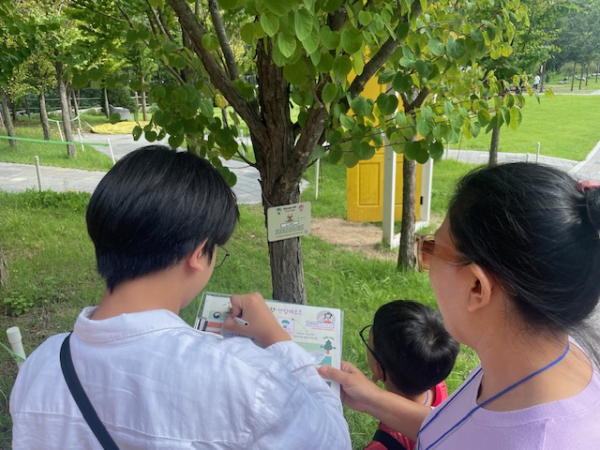 산재 근로자 및 가족 대상 산림치유프로그램 사진.