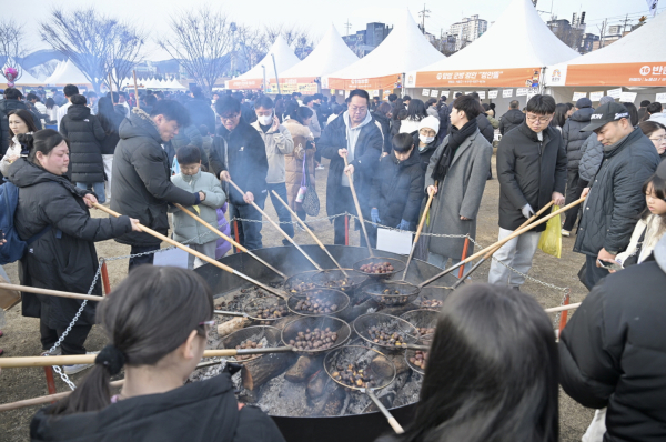 ​군밤축제&밤산업 박람회 개최 현장 모습​