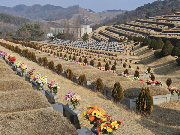 예산군 추모공원 정비