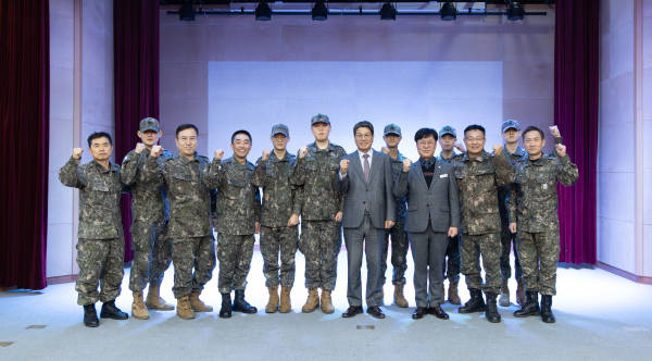 설맞이 군부대 위문 단체사진